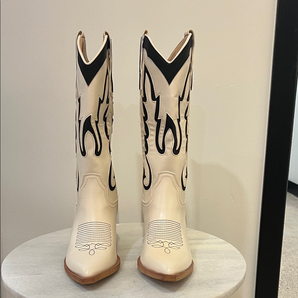 Mi.iM Cream and Black Western Boots